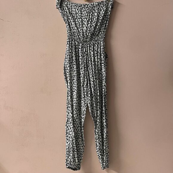 Forever 21 Black & Cream Floral Print Strapless Jumpsuit Size M GUC - Picture 4 of 11